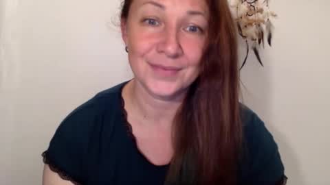 LucyKissxx online show from November 5, 2025, 9:48 pm