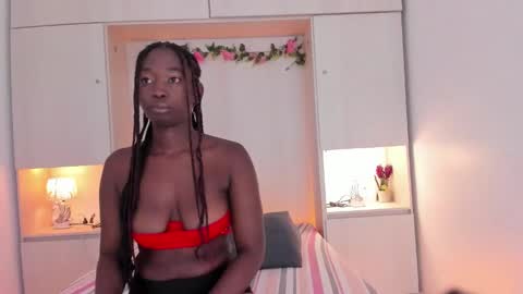 Snapshot of lucykleiin chatting on October 22, 2025, 11:43 am lucykleiin online show from October 22, 2025, 11:43 am