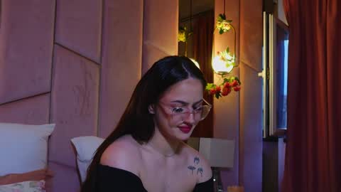 Lucy Lexton online show from March 30, 2026, 4:35 am