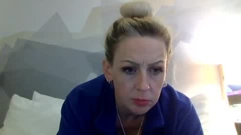 Lucy Loves Lookers online show from December 5, 2024, 5:26 am
