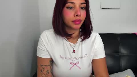 Snapshot of lucymartelli chatting on February 26, 2025, 6:32 pm Lucy online show from February 26, 2025, 6:32 pm