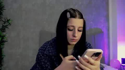 lucyrayy online show from February 27, 2026, 8:31 pm