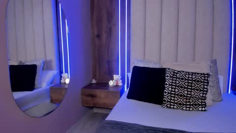 Snapshot of lucysalvatore chatting on February 8, 2026, 4:32 pm Lucy online show from February 8, 2026, 4:32 pm