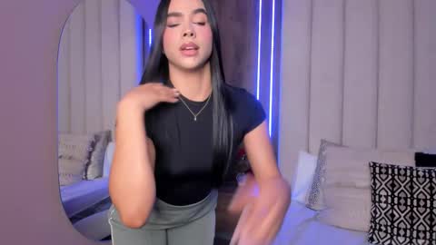 Snapshot of lucysalvatore chatting on February 21, 2026, 5:25 pm Lucy online show from February 21, 2026, 5:25 pm