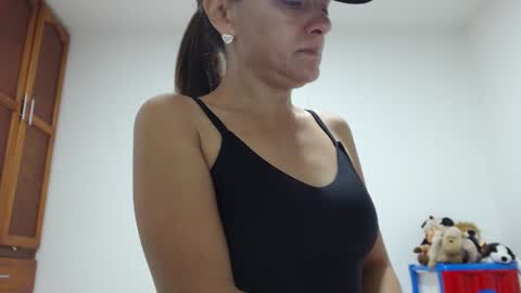 I am Luciana Martin... Welcome in my room online show from February 10, 2025, 1:01 pm