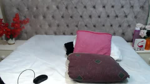 XOXO online show from January 31, 2025, 3:30 am