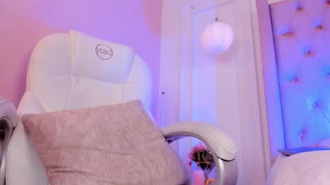 Lucy online show from December 5, 2025, 5:38 am