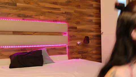 Snapshot of lucywilow chatting on December 10, 2024, 7:26 am LucyWillow online show from December 10, 2024, 7:26 am