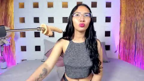 Snapshot of lucyy_liiu chatting on February 5, 2026, 8:24 pm Lucy Liiu online show from February 5, 2026, 8:24 pm