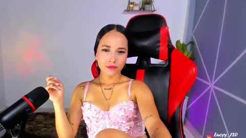  o online show from November 21, 2025, 11:25 pm