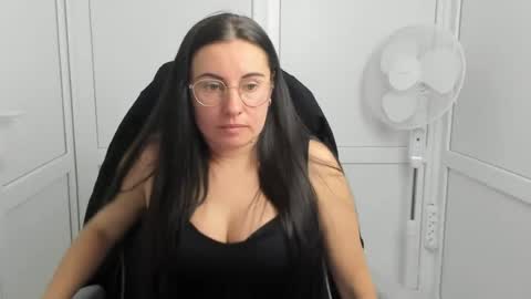 Snapshot of lucyycharm chatting on June 13, 2026, 12:36 pm Lucy online show from June 13, 2026, 12:36 pm