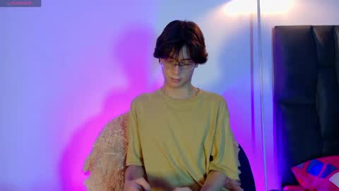 Lui online show from April 13, 2026, 3:34 am