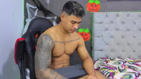 Snapshot of luigi_hot_ chatting on October 16, 2025, 10:05 am Luigi Independent model online show from October 16, 2025, 10:05 am