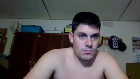 Snapshot of luis2423 chatting on November 2, 2025, 7:49 pm A slave to the mistress.. un esclavo para las amas dominantes. online show from November 2, 2025, 7:49 pm