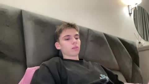 Luis online show from December 1, 2025, 3:17 pm