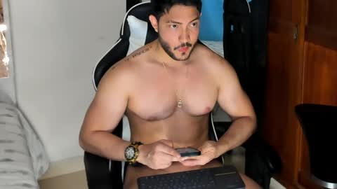 luis_baptista online show from March 7, 2025, 11:05 pm