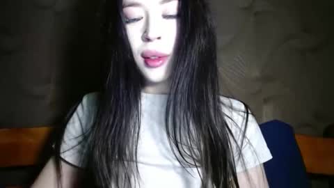 luisa lovedom online show from April 18, 2026, 7:58 pm