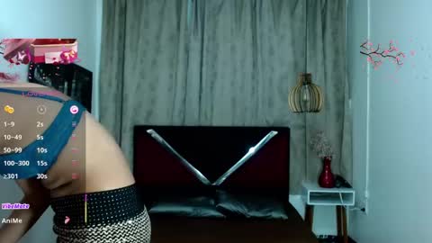 luisa_torres__ online show from April 24, 2026, 4:04 am