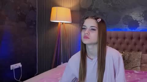 LuisaClover online show from November 13, 2025, 1:10 pm