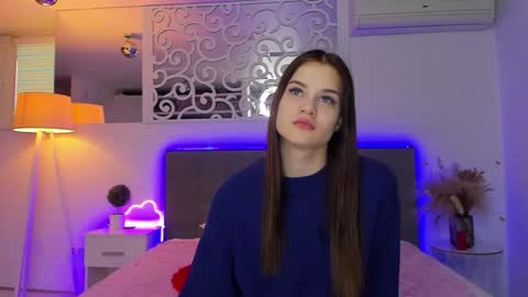 LuisaClover online show from February 12, 2026, 1:39 pm