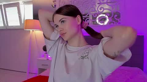LuisaClover online show from May 27, 2026, 12:24 pm