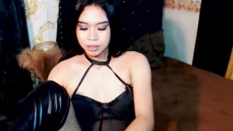 luisaellanor online show from February 5, 2025, 6:37 pm