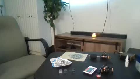 luisjg24hrs online show from April 12, 2026, 9:25 am