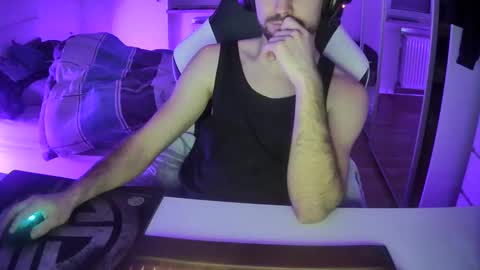 Snapshot of lukasschoetz chatting on January 13, 2025, 11:38 pm lukasschoetz online show from January 13, 2025, 11:38 pm