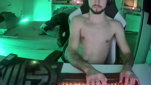 Snapshot of lukasschoetz chatting on January 21, 2025, 4:27 pm lukasschoetz online show from January 21, 2025, 4:27 pm