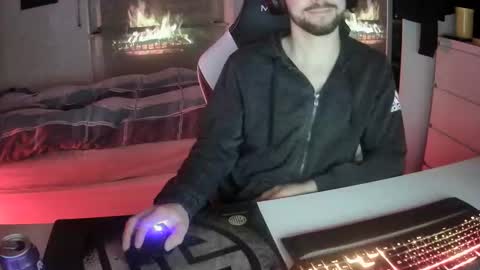 Snapshot of lukasschoetz chatting on February 6, 2025, 5:30 pm lukasschoetz online show from February 6, 2025, 5:30 pm