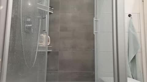 Snapshot of lukasschoetz chatting on November 17, 2025, 5:41 pm lukasschoetz online show from November 17, 2025, 5:41 pm