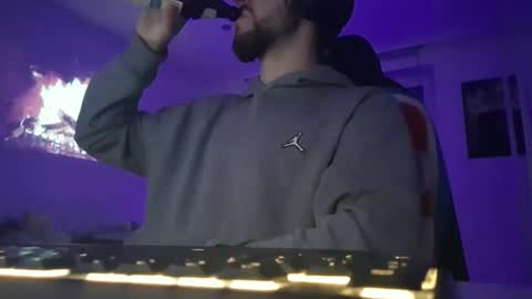 Snapshot of lukasschoetz chatting on November 23, 2025, 4:29 pm lukasschoetz online show from November 23, 2025, 4:29 pm