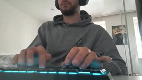 Snapshot of lukasschoetz chatting on December 2, 2025, 10:53 am lukasschoetz online show from December 2, 2025, 10:53 am