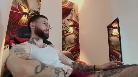 LUKE online show from November 6, 2025, 1:12 pm