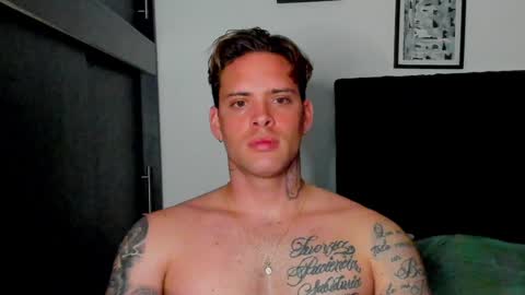 Snapshot of lukeglanton17 chatting on January 25, 2025, 1:32 am Luke online show from January 25, 2025, 1:32 am