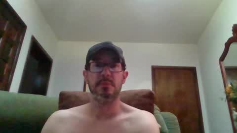 Snapshot of lukz88bigcock chatting on May 3, 2026, 2:06 am Luke online show from May 3, 2026, 2:06 am