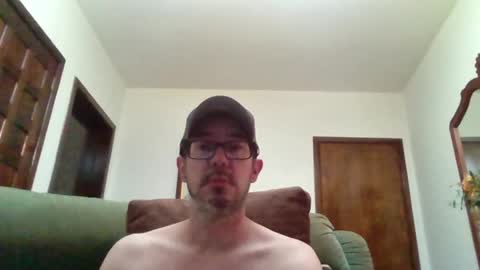 Snapshot of lukz88bigcock chatting on May 22, 2026, 10:48 pm Luke online show from May 22, 2026, 10:48 pm
