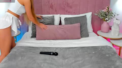 Cherie online show from October 18, 2025, 12:17 pm