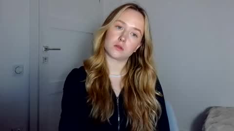 Lulu Baby18 online show from April 15, 2026, 7:32 pm