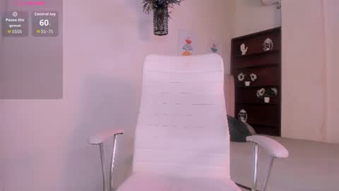 lulu_park online show from July 11, 2026, 7:27 pm