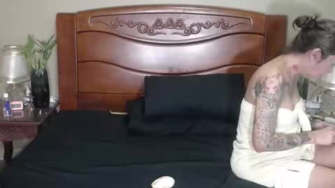 lulu_wild online show from February 23, 2026, 3:04 am