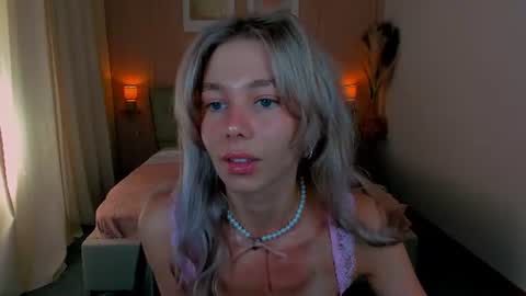 Snapshot of lulualise chatting on June 13, 2026, 1:42 pm Alise online show from June 13, 2026, 1:42 pm