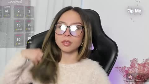 luluuberry online show from December 18, 2025, 10:27 pm