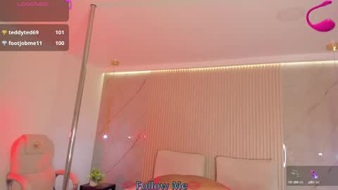 luminous__queen online show from March 8, 2025, 8:46 pm