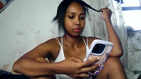 Luna online show from February 11, 2025, 2:24 pm