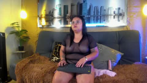 Luna online show from May 25, 2026, 4:40 am