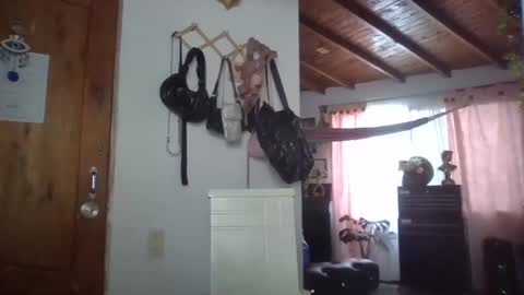 Luna online show from November 7, 2025, 8:20 pm