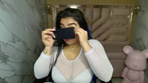Snapshot of luna__r_ chatting on May 5, 2026, 7:44 pm Luna online show from May 5, 2026, 7:44 pm