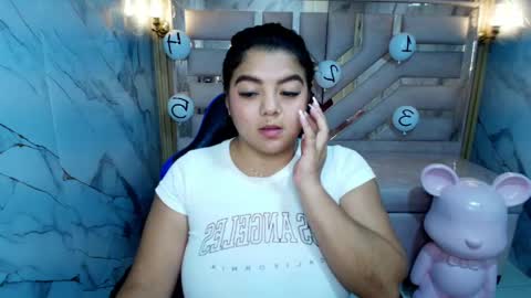 Snapshot of luna__r_ chatting on May 29, 2026, 8:23 am Luna online show from May 29, 2026, 8:23 am