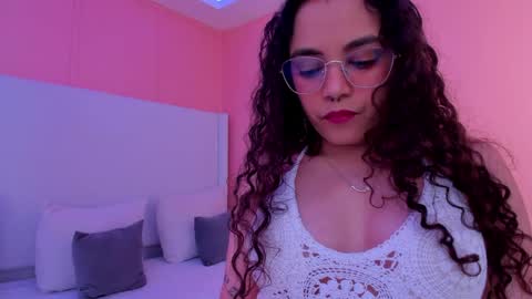 Luna online show from April 14, 2026, 4:46 pm